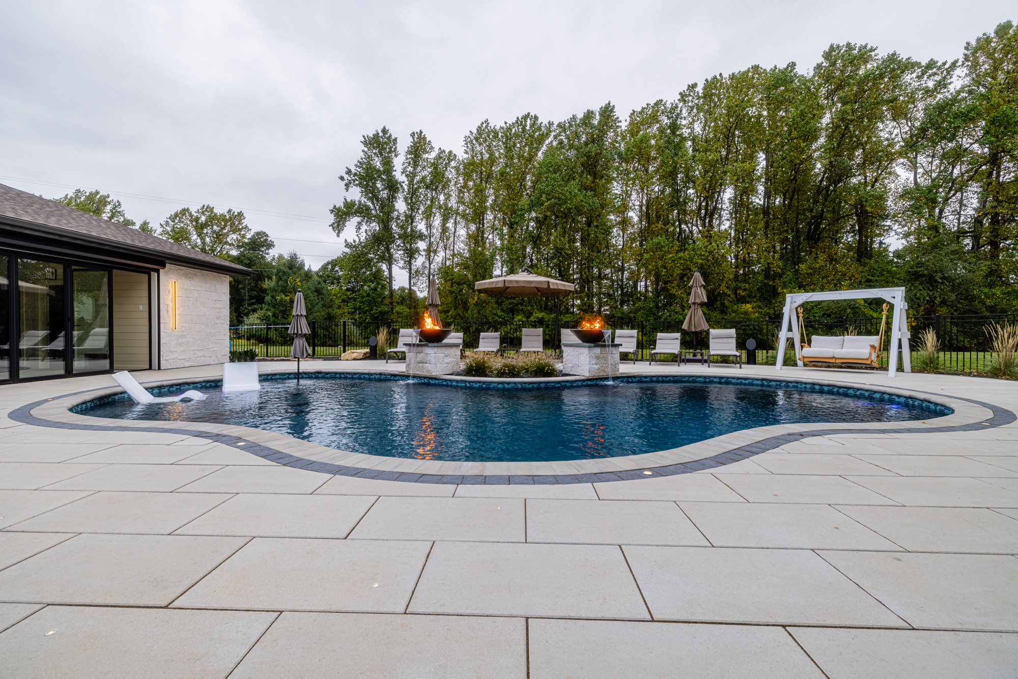 Emmaus Poolside Resort, image 5