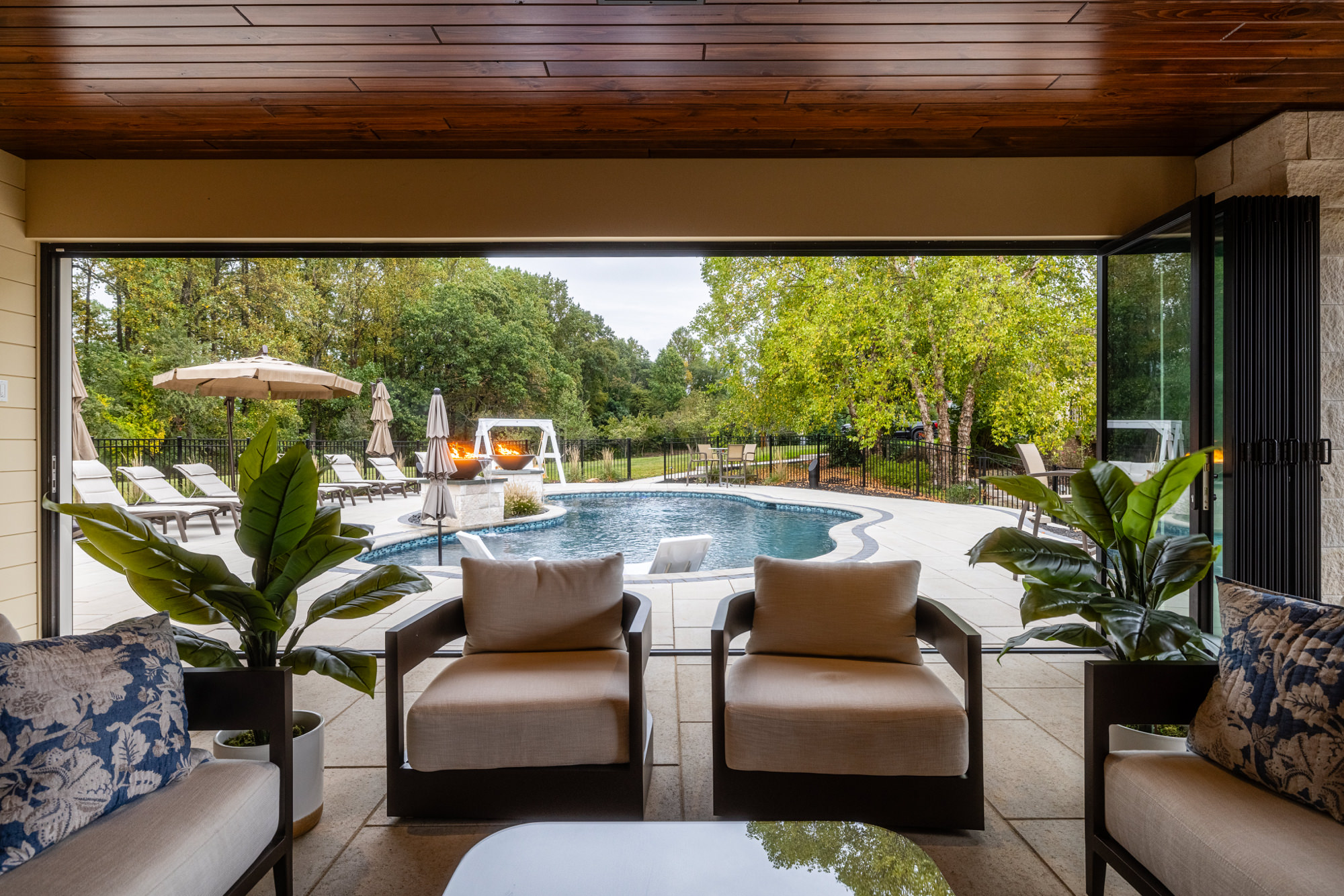 Emmaus Poolside Resort, image 7