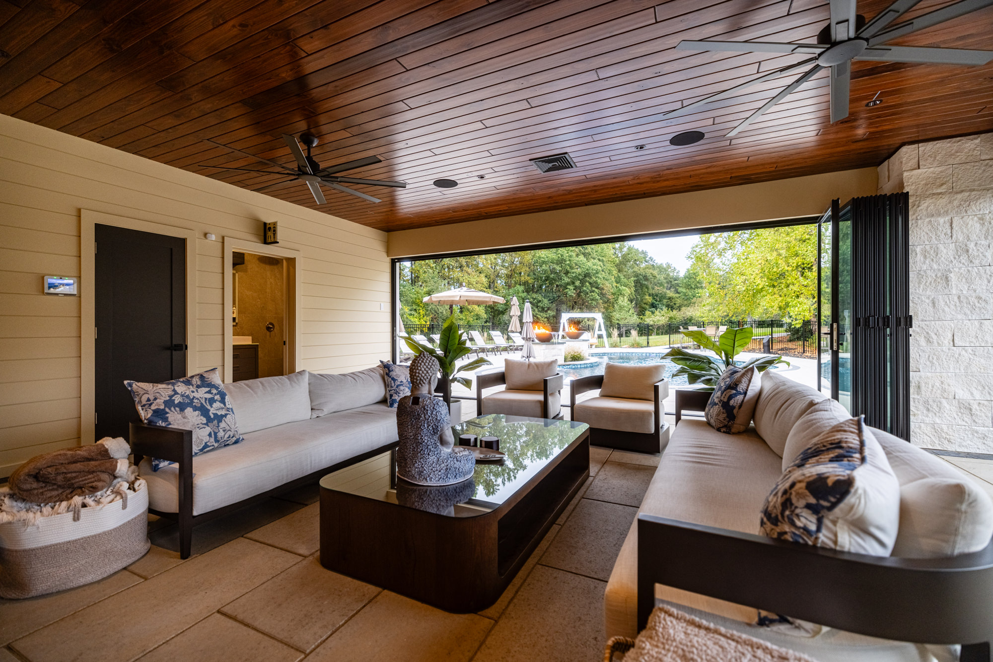 Emmaus Poolside Resort, image 9