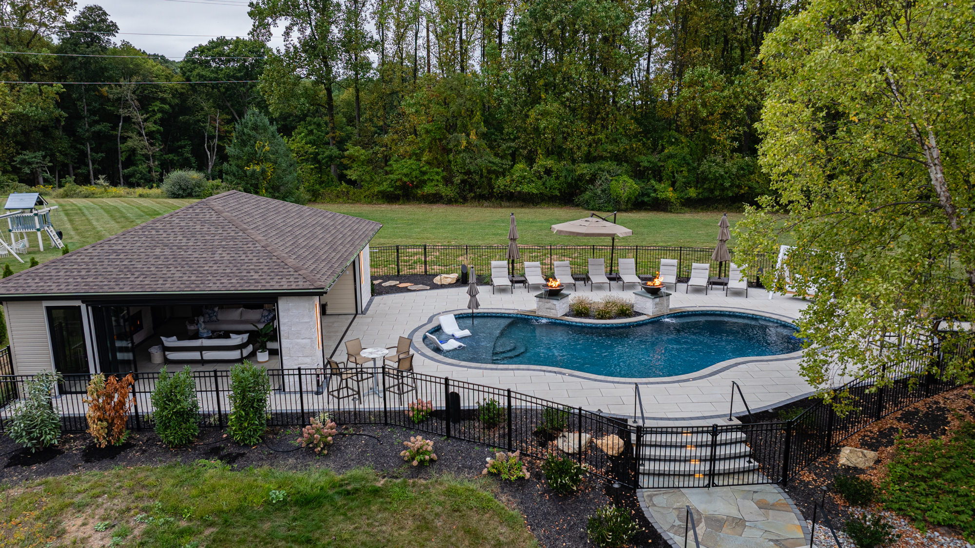 Emmaus Poolside Resort, image 3